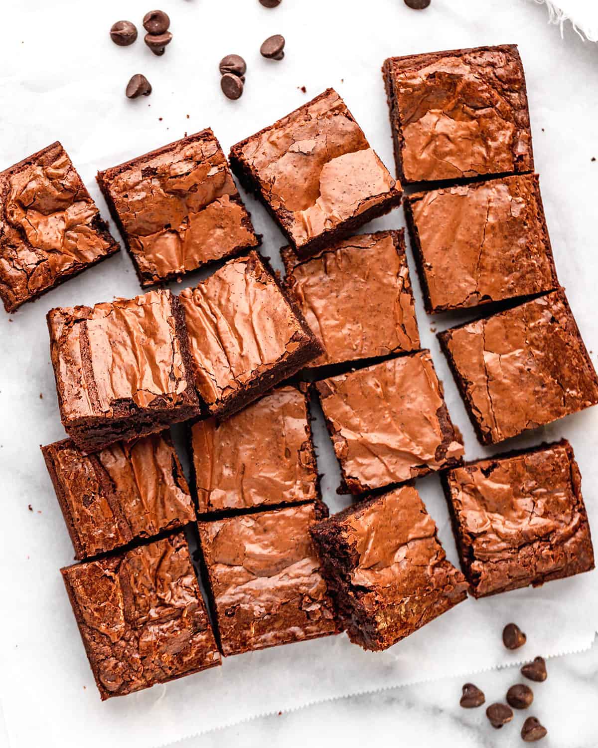 Overhead view of 16 brownies cut into squares 
