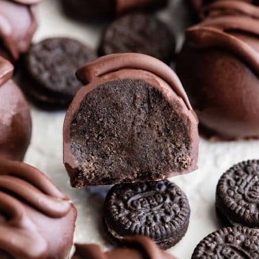 Oreo Balls (Oreo Truffles)